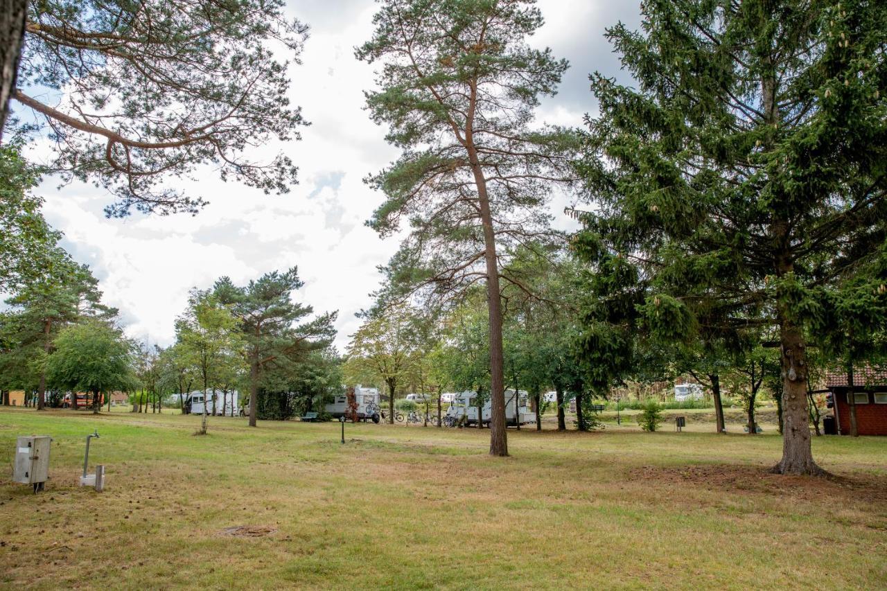 Naturcamping Lueneburger Heide - Chalets & Tiny Haeuser Soltau Eksteriør billede