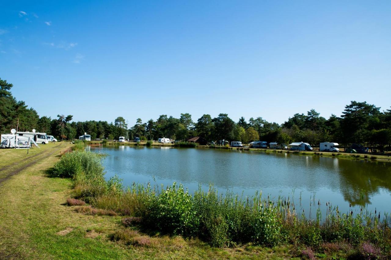 Naturcamping Lueneburger Heide - Chalets & Tiny Haeuser Soltau Eksteriør billede