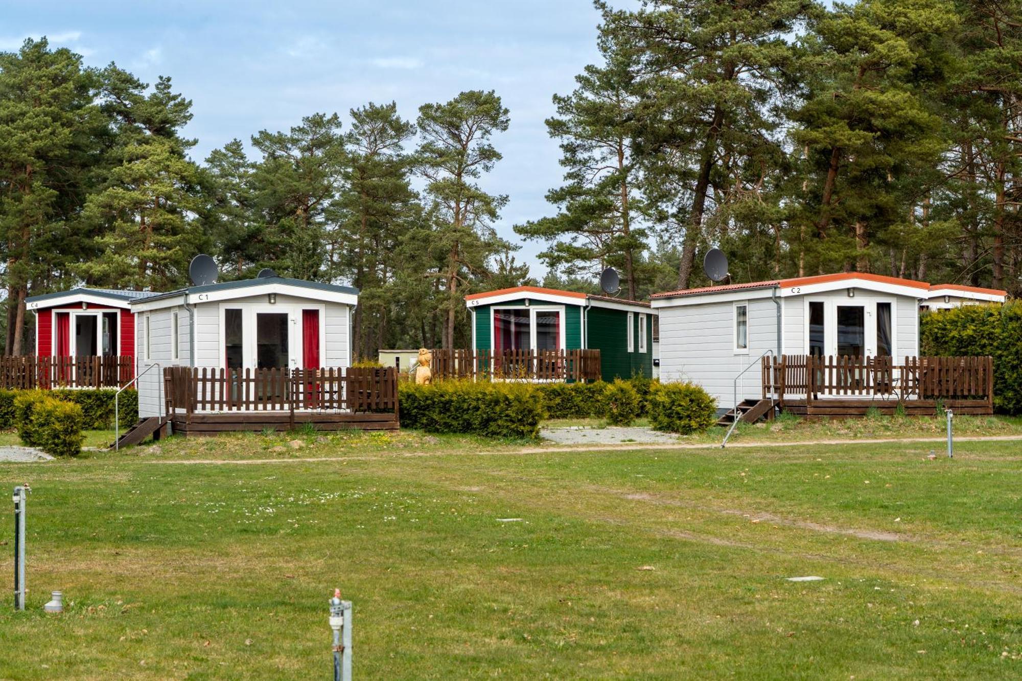 Naturcamping Lueneburger Heide - Chalets & Tiny Haeuser Soltau Eksteriør billede