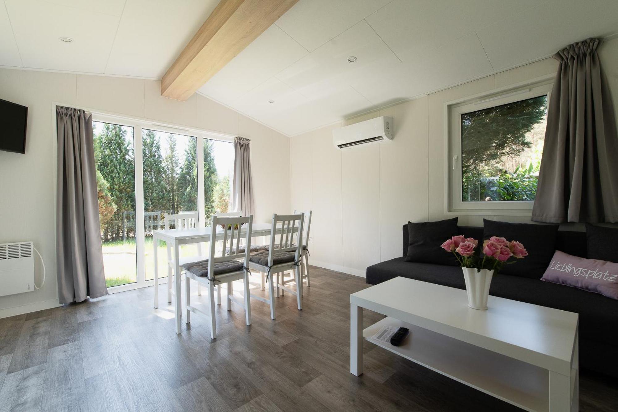 Naturcamping Lueneburger Heide - Chalets & Tiny Haeuser Soltau Eksteriør billede