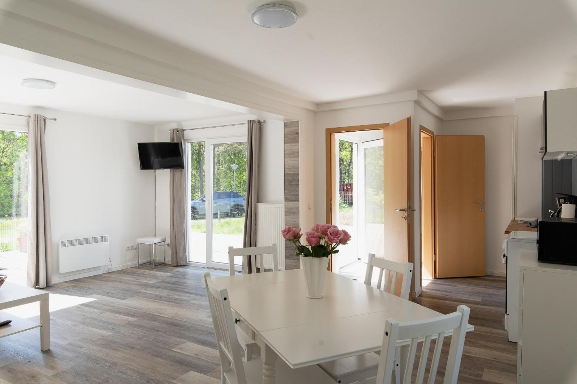 Naturcamping Lueneburger Heide - Chalets & Tiny Haeuser Soltau Eksteriør billede